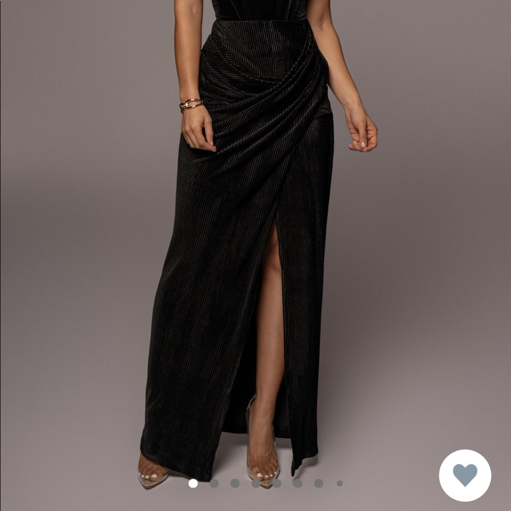 Beautiful JLux wrap maxi skirt brand new